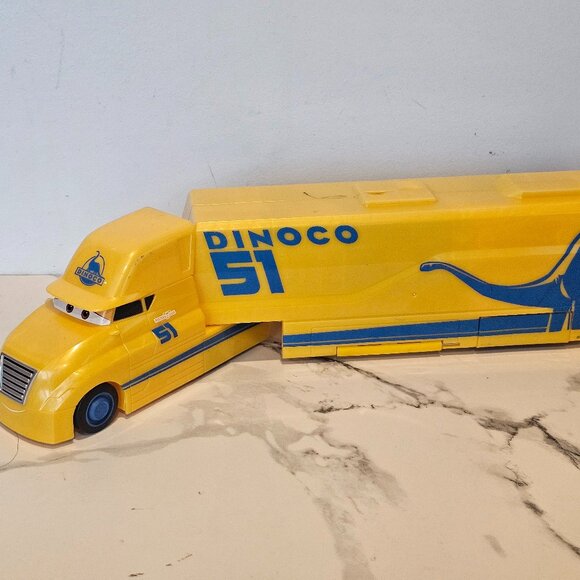 Disney Pixar Cars Hauler Collection Cruz Ramirez's Hauler Truck - Picture 2 of 15